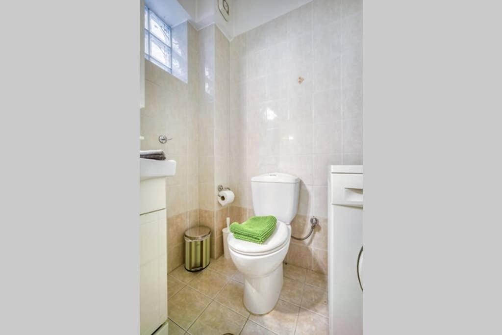 Spacious Family Flat Near Parthenon Free Parking Athens Ngoại thất bức ảnh
