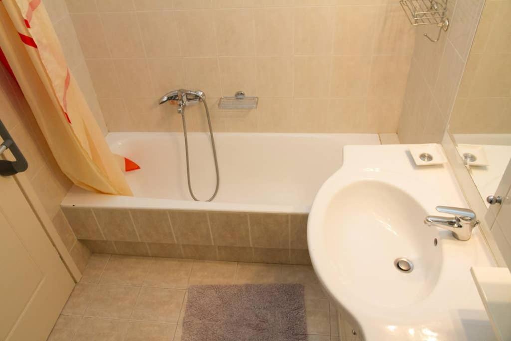 Spacious Family Flat Near Parthenon Free Parking Athens Ngoại thất bức ảnh