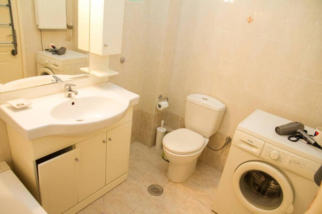 Spacious Family Flat Near Parthenon Free Parking Athens Ngoại thất bức ảnh